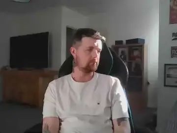 Gay sex chat with john010494 - camgaychat.com - Britain