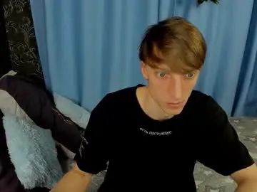 Gay sex chat with tommy_cabrio - camgaychat.com - Russia