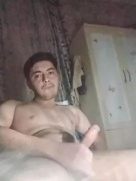 Gay sex chat with Alberto1197 - camgaychat.com - Britain