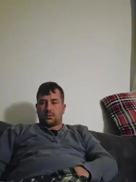 Gay sex chat with Makinmoves33 - camgaychat.com - Britain