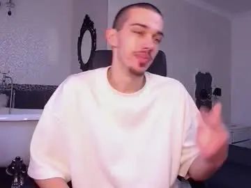 Gay sex chat with kaydendrew - camgaychat.com - Britain