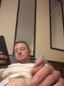 Gay sex chat with Monster8Dick - camgaychat.com - Britain