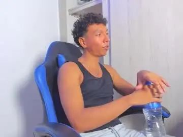 Gay sex chat with chris_freeman2 - camgaychat.com