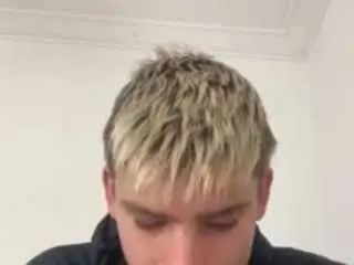 Gay sex chat with boyblondsweet - camgaychat.com - Spain