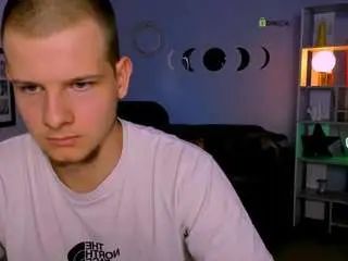  yudji-boy - camgaychat.com - Britain