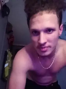  Boostie_Bandit - camgaychat.com - Britain