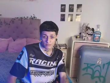  2cybOy - camgaychat.com - Britain
