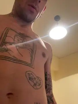  Juicytatts - camgaychat.com - Britain