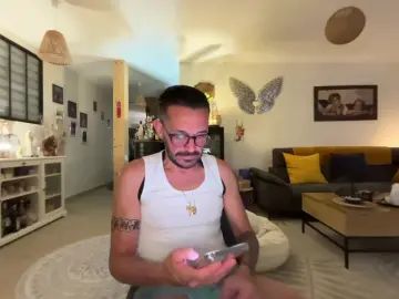  Thony8974 - camgaychat.com - France