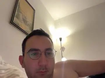 Gay sex chat with hotboybalkan - camgaychat.com - Britain