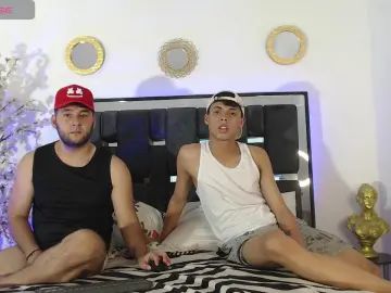 Gay sex chat with Onix_and_onni_1 - camgaychat.com - Britain