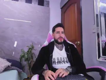 Gay sex chat with KathieLogan - camgaychat.com - Britain