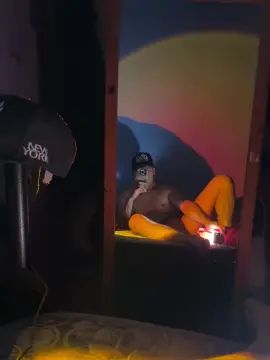 Gay sex chat with Xolitocrunch - camgaychat.com - Britain