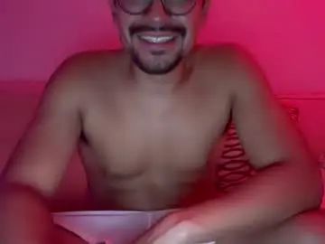 Gay sex chat with yellowman8743 - camgaychat.com - Britain