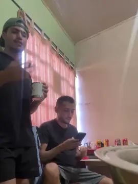 Gay sex chat with Twoboyssexy1 - camgaychat.com - Spain