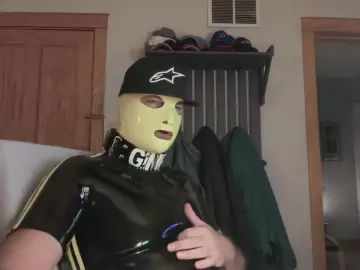 Gay sex chat with rubberfly - camgaychat.com - Britain