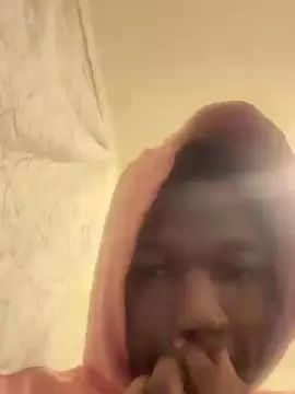 Gay sex chat with ronaldurbanngm4 - camgaychat.com - Britain