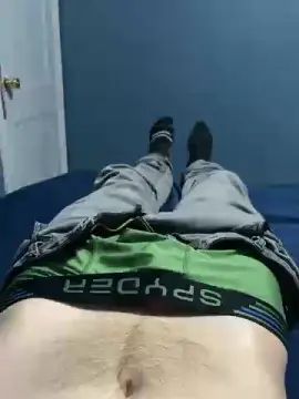 Gay sex chat with Niceday_25 - camgaychat.com - Britain