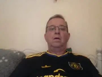 Gay sex chat with trev8331 - camgaychat.com - Britain