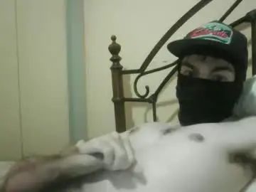 Gay sex chat with bigdickmcgee1998549009 - camgaychat.com - Britain