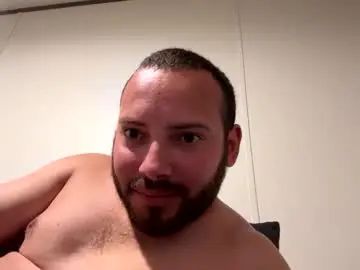 Gay sex chat with krispykris21 - camgaychat.com - Britain