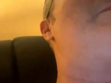 Gay sex chat with bigcreamy75 - camgaychat.com - Britain