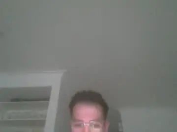 Gay sex chat with adrianchiodo - camgaychat.com - Britain