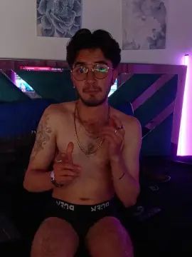 Gay sex chat with Nerd_perverse - camgaychat.com - Britain