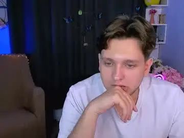Gay sex chat with kael_nox - camgaychat.com - Britain