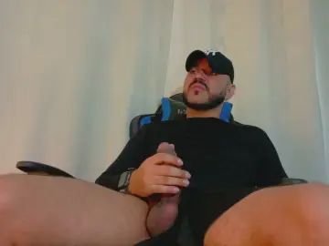Gay sex chat with AlphaDrip - camgaychat.com - Portugal