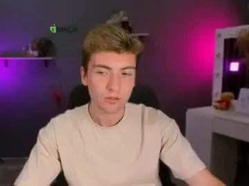 Gay sex chat with dylan_bold - camgaychat.com - Britain