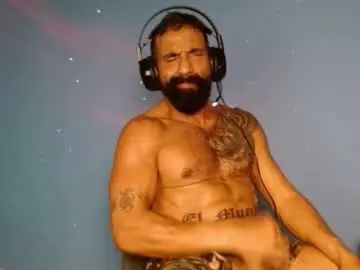 Gay sex chat with charlieprospect - camgaychat.com - Britain