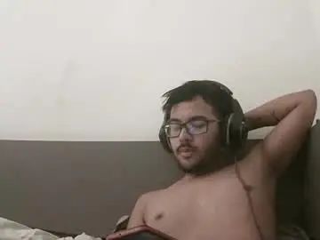 Gay sex chat with cviktor - camgaychat.com - Britain