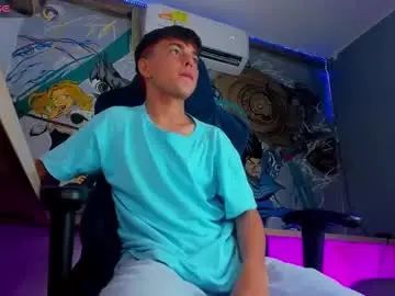 Gay sex chat with andree_kamado - camgaychat.com - Britain