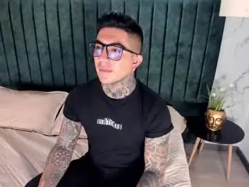 Gay sex chat with dominique_caron - camgaychat.com - Britain