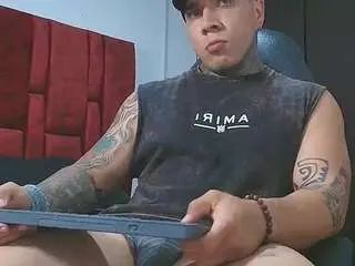 Gay sex chat with kiing-arcangell - camgaychat.com