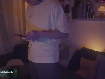 Gay sex chat with rocketbunnyxxx - camgaychat.com - Britain