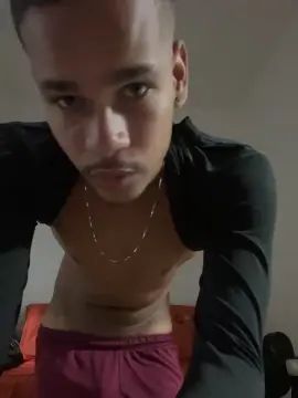 Gay sex chat with leoncariocadot - camgaychat.com - Portugal