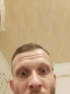 Gay sex chat with BartekPoland28 - camgaychat.com - Britain