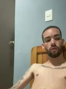 Gay sex chat with Caliente_2001 - camgaychat.com - Britain