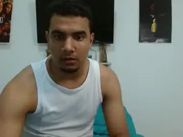 Gay sex chat with yefry01 - camgaychat.com - Spain