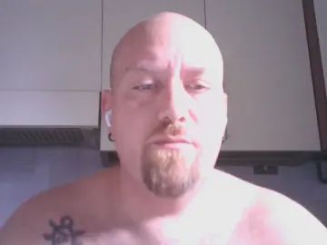 Gay sex chat with Sensee85 - camgaychat.com - Italy