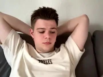 Gay sex chat with eric20027 - camgaychat.com - Britain