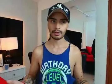 Gay sex chat with hairy_diamond - camgaychat.com