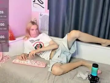 Gay sex chat with omensilk - camgaychat.com - Britain