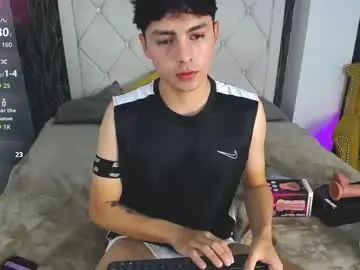 Gay sex chat with samu_foxxx - camgaychat.com - Britain