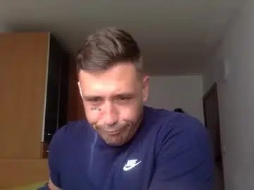 Gay sex chat with elnamelezz - camgaychat.com - Britain