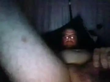 Gay sex chat with krisnnikki254 - camgaychat.com - Britain