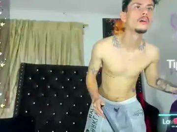 Gay sex chat with i_am_kelvis_ - camgaychat.com - Britain