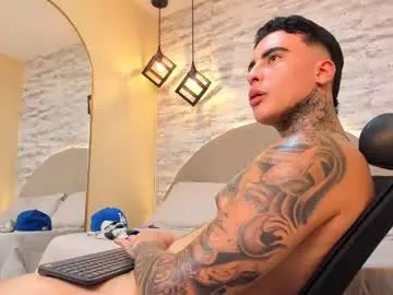 Gay sex chat with angelo_winters - camgaychat.com - Britain